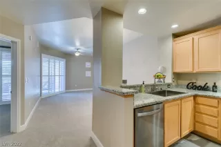 Photo #1: 2434031 Listing 