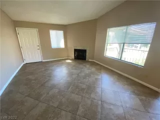 Photo #1: 2434040 Listing 