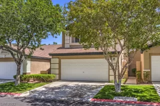 Photo #1: 2434043 Listing 