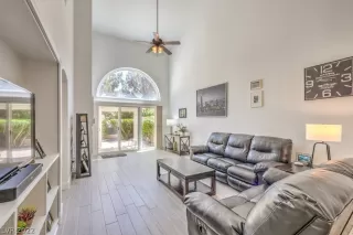 Photo #5: 2434043 Listing 