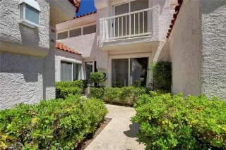 Photo #4: 2434098 Listing