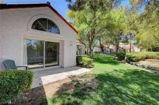 Photo #5: 2434098 Listing