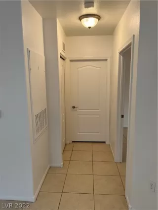 Photo #4: 2434125 Listing