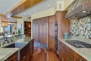 Photo #3: 2434126 Listing