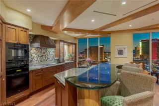 Photo #5: 2434126 Listing