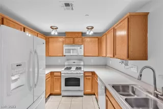 Photo #3: 2434133 Listing 