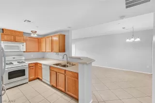 Photo #4: 2434133 Listing 