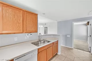 Photo #5: 2434133 Listing 