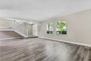 Photo #3: 2434151 Listing