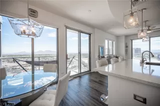 Photo #3: 2434191 Listing