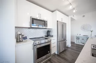 Photo #4: 2434191 Listing