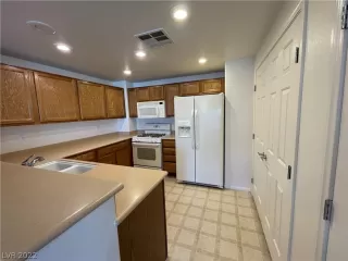 Photo #1: 2434194 Listing 