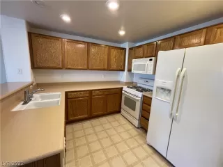 Photo #3: 2434194 Listing 