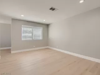 Photo #1: 2434227 Listing 