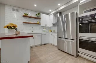 Photo #6: 2434304 Listing