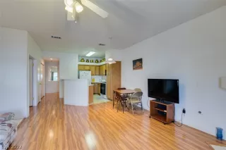 Photo #4: 2434340 Listing