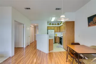 Photo #5: 2434340 Listing