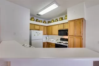 Photo #6: 2434340 Listing