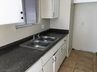 Photo #3: 2434351 Listing