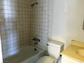 Photo #5: 2434351 Listing