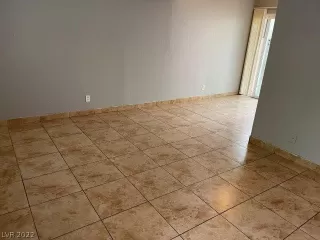 Photo #6: 2434351 Listing