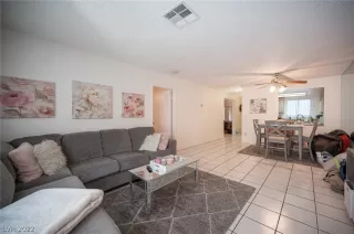 Photo #4: 2434360 Listing