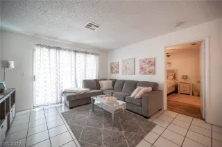 Photo #5: 2434360 Listing