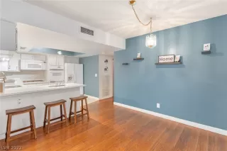 Photo #5: 2434364 Listing