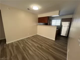 Photo #3: 2434368 Listing 