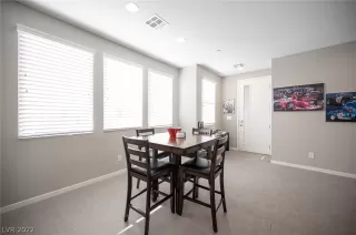 Photo #5: 2434382 Listing