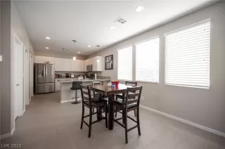 Photo #6: 2434382 Listing