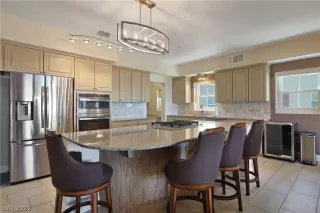 Photo #3: 2434387 Listing 