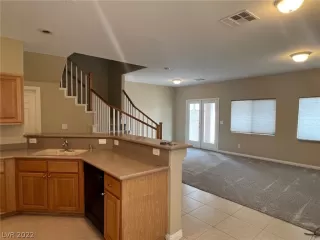 Photo #2: 2434412 Listing 