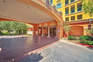 Photo #1: 2434415 Listing