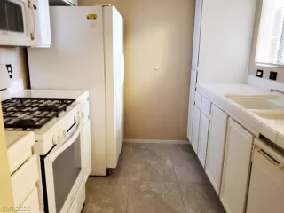 Photo #6: 2434427 Listing