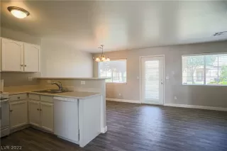 Photo #4: 2434437 Listing 