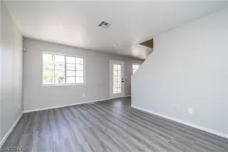 Photo #6: 2434443 Listing