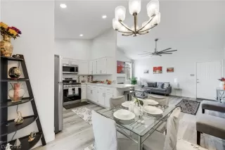 Photo #1: 2434455 Listing