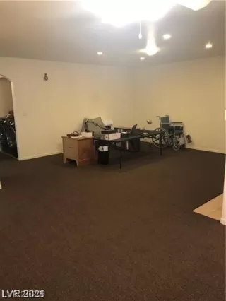 Photo #6: 2434502 Listing