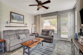 Photo #4: 2434506 Listing 