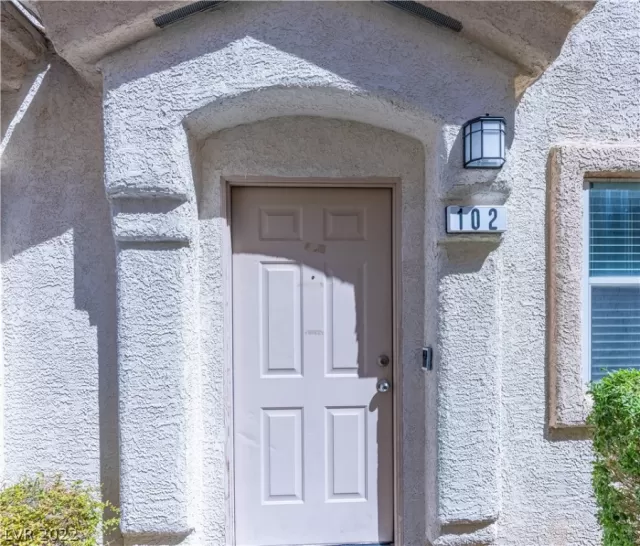 MLS: 2434512 Condo For Sale