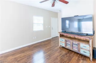 Photo #2: 2434512 Listing