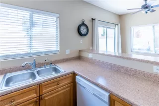 Photo #5: 2434512 Listing