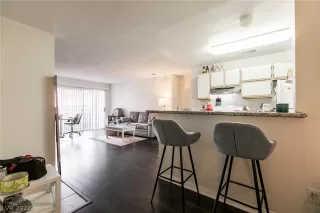 Photo #6: 2434536 Listing 