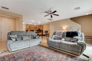 Photo #4: 2434572 Listing 