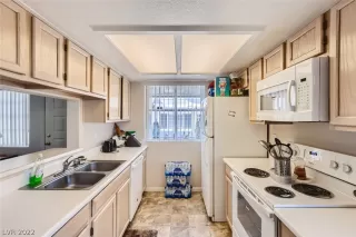 Photo #4: 2434577 Listing