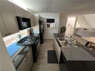 Photo #6: 2434621 Listing