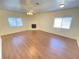 Photo #3: 2434634 Listing