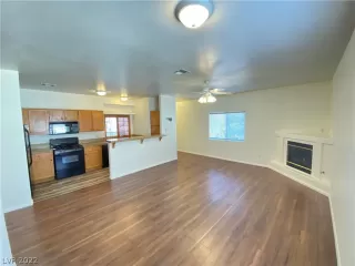 Photo #4: 2434634 Listing
