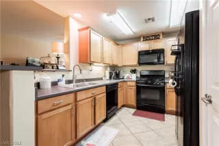 Photo #2: 2434649 Listing